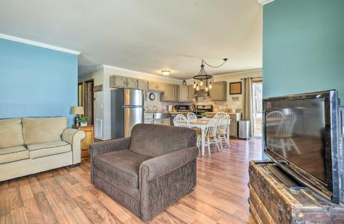 Silver Lake House | Mears Abode with Pool Access, Near Silver Lake!