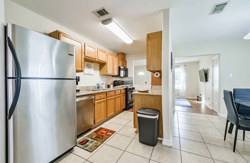 Riverside Terrace House | Med Center - 3 bd-2ba - Gated - Pets-Long-Monthly Discounts