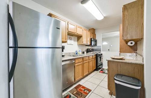 Riverside Terrace House | Med Center - 3 bd-2ba - Gated - Pets-Long-Monthly Discounts