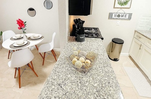 MacGregor Apartment | Med Center, Downtown Close to Everything