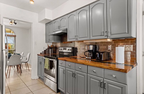 Medical Center District House | Med Center! No stairs, Private Patio & Game Room