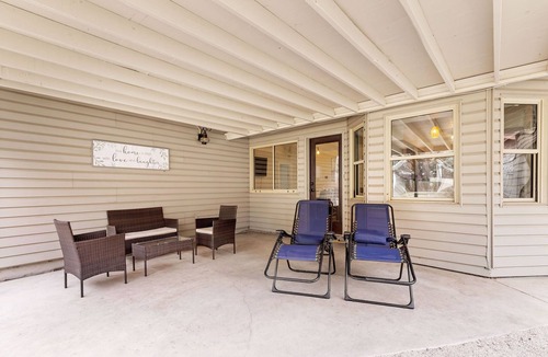 Medical Center District House | Med Center! No stairs, Private Patio & Game Room