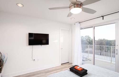 Medical Center District Apartment | MedCenter/SixFlags/RIM/LaCantera/SeaWorld/2Bdrm/USAA