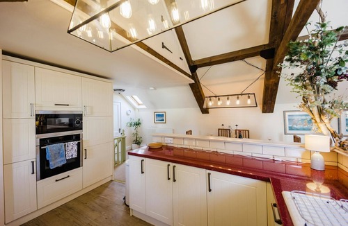 Llandyssiliogogo Cottage | Meddyg y Mor, Cwm Tydu