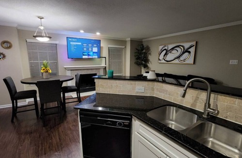 Astrodome Apartment | Medical Center 2BR With Resort Amenities