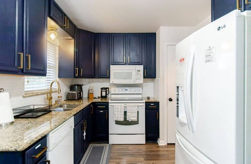 Medical Center District House | “Medical Center Area Stay – Safe, Spacious & Hospital-Close”
