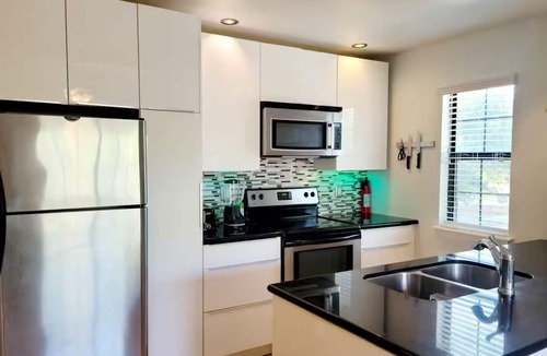 Medical Center District Condo | Medical Center Modern Condo! Walk to Work!