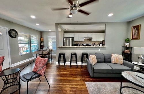 Jefferson House | Medical CTR 3BR Heated Furnished Wi-Fi W/D Extended Stay W/D SATX