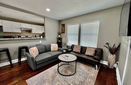 Jefferson House | Medical CTR 3BR Heated Furnished Wi-Fi W/D Extended Stay W/D SATX