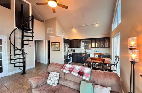 Medicine Park Cabin | Medicine Creek Overlook Cabin w/hot tub-2 Bedroom