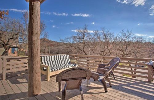 Medicine Park House | Medicine Park Cabin w/Mountain Views!