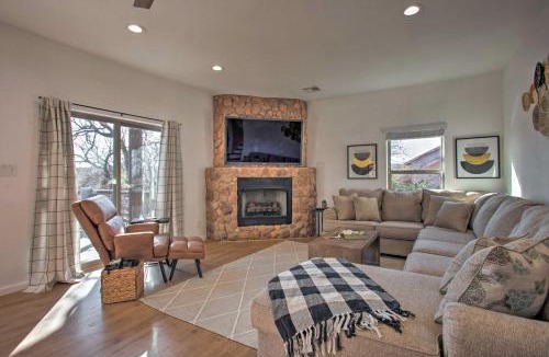 Medicine Park House | Medicine Park Cabin w/Mountain Views!