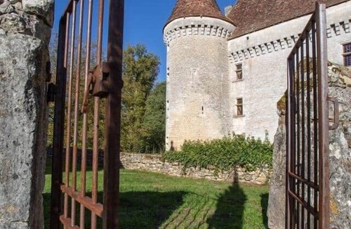 Saint-Laurent-des-Batons House | Medieval Heights - Château de St Maurice