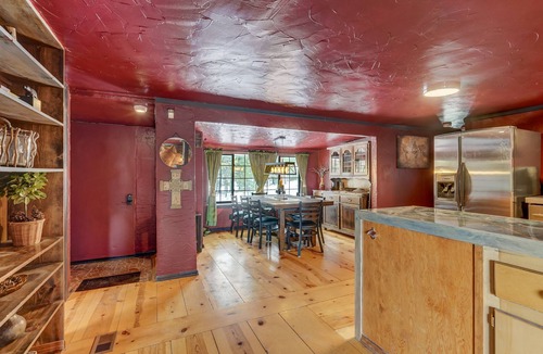 Florissant House | Medieval Manor