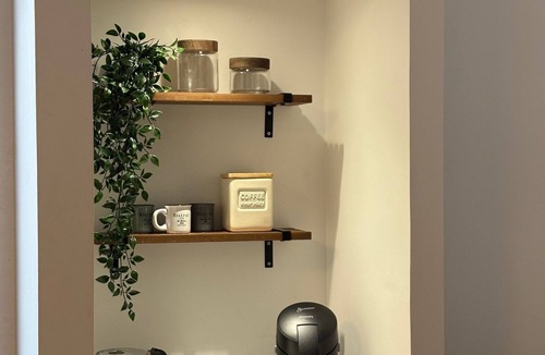 Semur-en-Auxois Apartment | Medieval Room 17