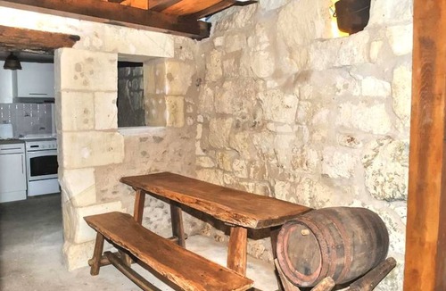 Loches Cottage | Medieval Troglodyte Cottage in Loches, Pets Allowed