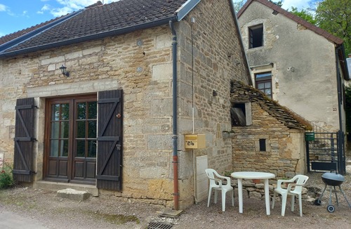 Mont-Saint-Jean House | Medieval village studio house