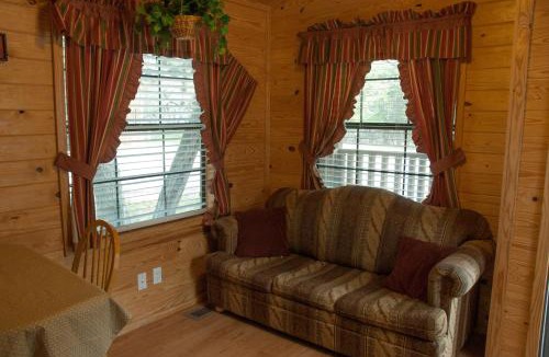Lakehills Resort | Medina Lake Camping Resort Cabin 4