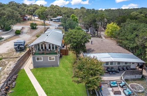 Lakehills House | Medina Lakefront Bungalow- Spacious Amazing Views