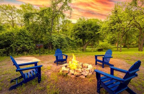 Castroville Apartment | Medina River Historic Cottage