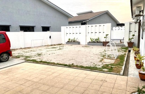 Sitiawan Villa | MEDINA VILLA MANJUNG private pool