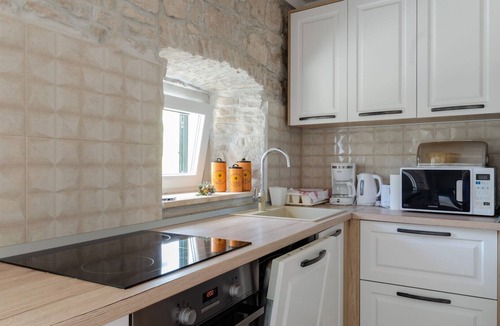 Vela Glavica Villa | Mediteranea traditional stone house with pool, BBQ and beautiful sea view