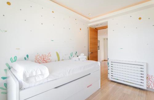 Els Arenals del Sol Villa | Mediterranean Beach