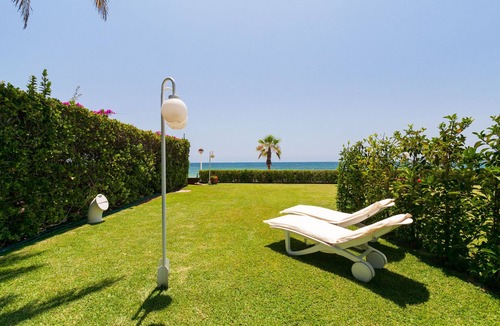 Vilafortuny House | Mediterranean Beachfront house, sleeps 7 - CASA GERANIS