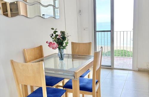 Malgrat de Mar Apartment | Mediterranean Escape - Sea Views Pool