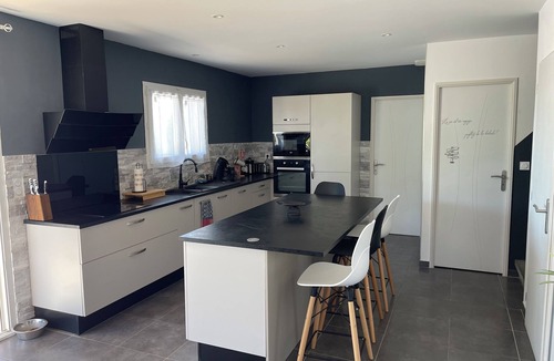 Port-la-Nouvelle House | Mediterranean getaway: spacious house with pool, close to beaches
