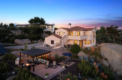 Escondido Apartment | Mediterranean Haven with Views in Escondido