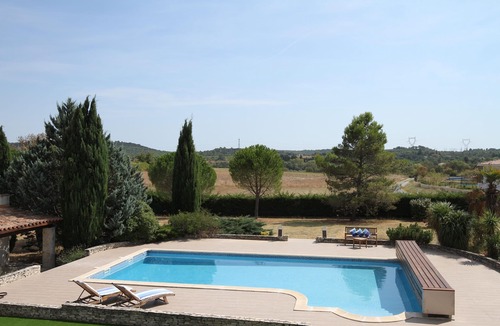 Montarnaud Villa | Mediterranean villa with heated pool set in large private garden.