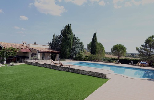 Montarnaud Villa | Mediterranean villa with heated pool set in large private garden.