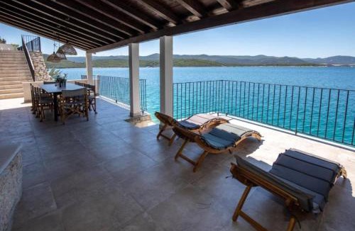 Klek Villa | Mediterranean Villa next to Sea