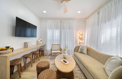 Greater East End Apartment | Mediterranean Villa Vibes 3 - 2 km from FIFA Fest