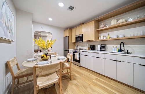 Greater East End Apartment | Mediterranean Villa Vibes 5 - 2 km from FIFA Fest