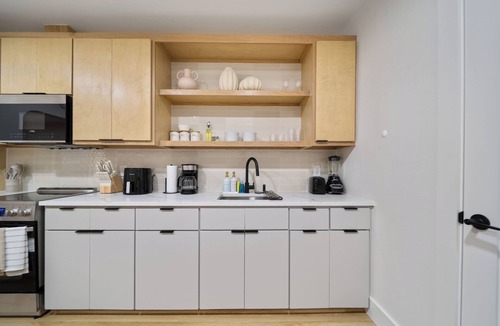 Greater East End Apartment | Mediterranean Villa Vibes 5 - 2 km from FIFA Fest