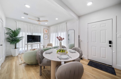 Greater East End Apartment | Mediterranean Villa Vibes 6 - 2 km from FIFA Fest
