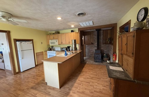 Vallonia Cabin | Medora Getaway, Charming Lakefront Retreat in Scenic Medora, Indiana