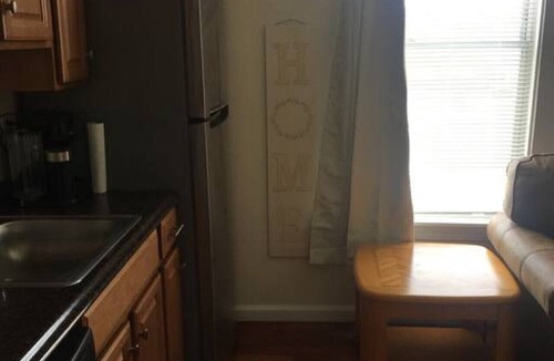 Niskayuna Apartment | Meet the browns with parking