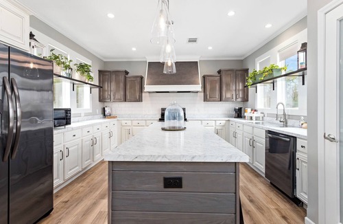 Voth House | MEGA is a beautiful 3 Bedroom, 2.5 Baths home with private hot tub on 300 acres.