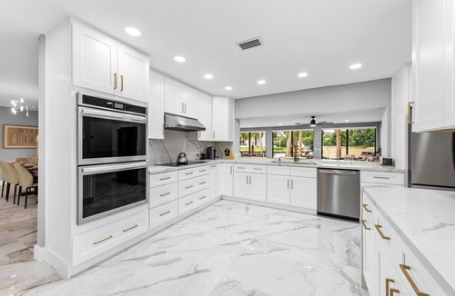 Riverside Park House | Mega-Yacht Showcase Villa with Pool Table/Marble