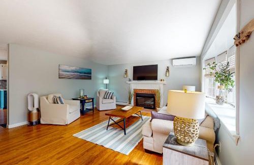 North Falmouth House | Megansett Glen