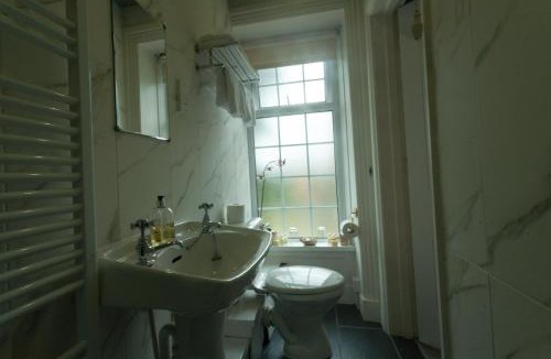 Bontnewydd Hotel | Meifod House