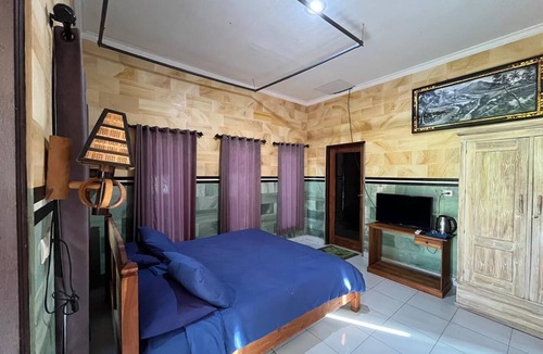 Suraberata House | Mejan Beach Home Stay