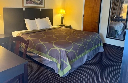 New Berlinville Hotel | Mel-Dor Motel