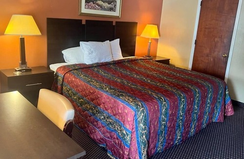 New Berlinville Hotel | Mel-Dor Motel