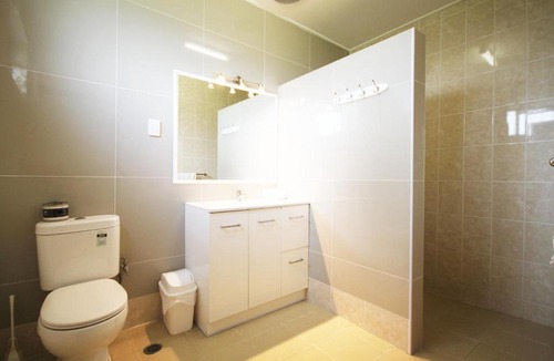 Beaconsfield Hotel | Melaleuca Lodge Beaconsfield