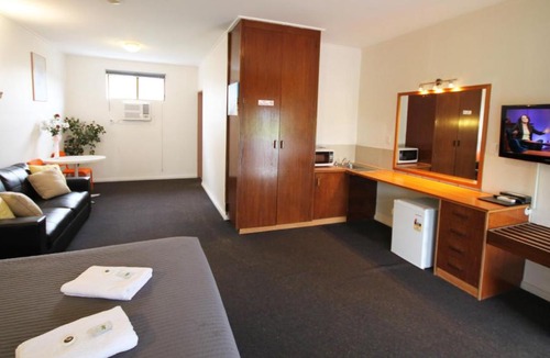 Beaconsfield Hotel | Melaleuca Lodge Beaconsfield