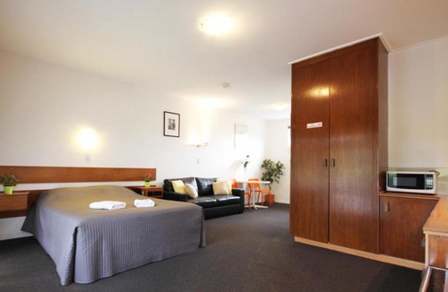 Beaconsfield Hotel | Melaleuca Lodge Beaconsfield